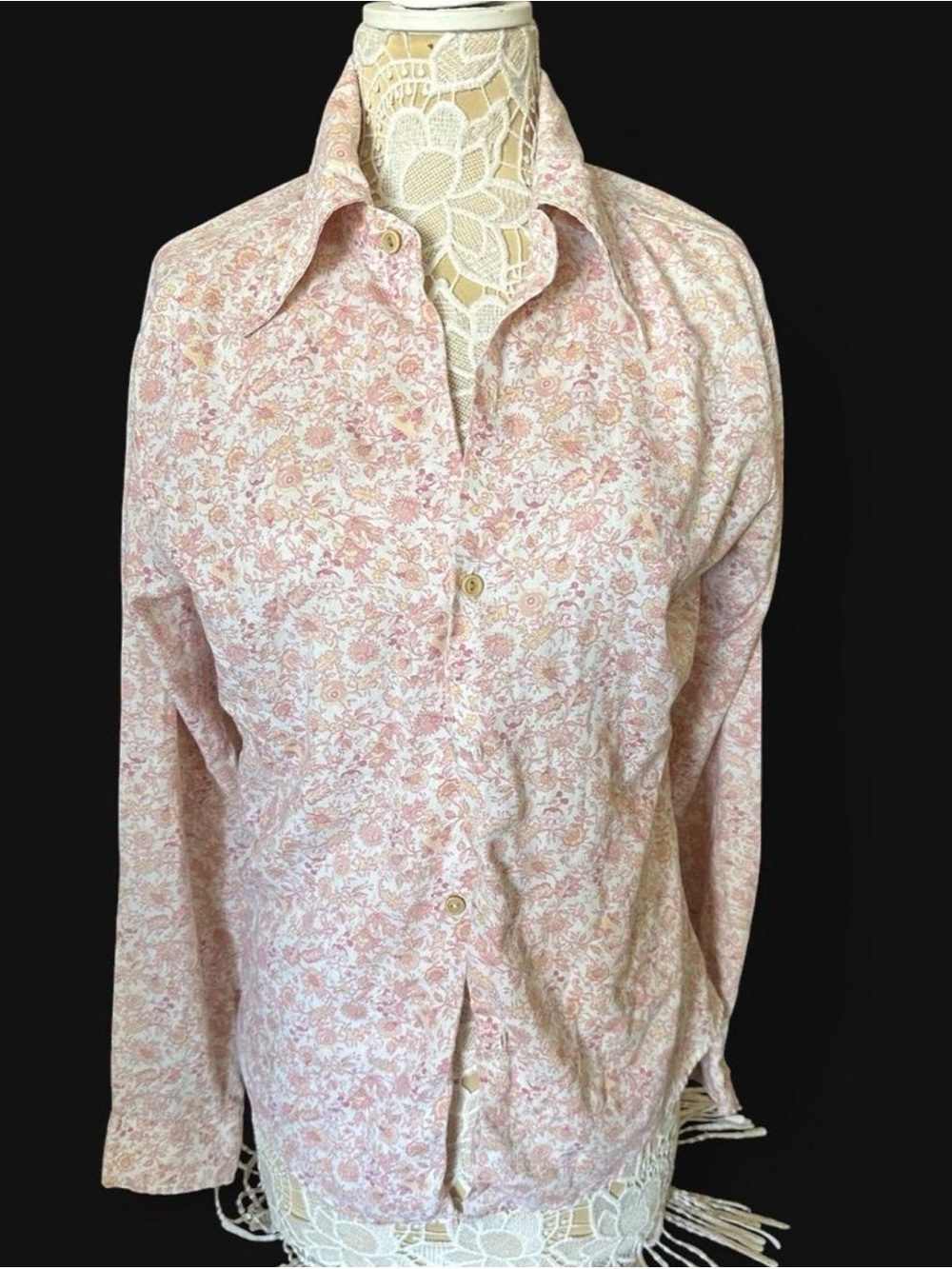 Classic Pink Floral Button-Down Shirt with Collar